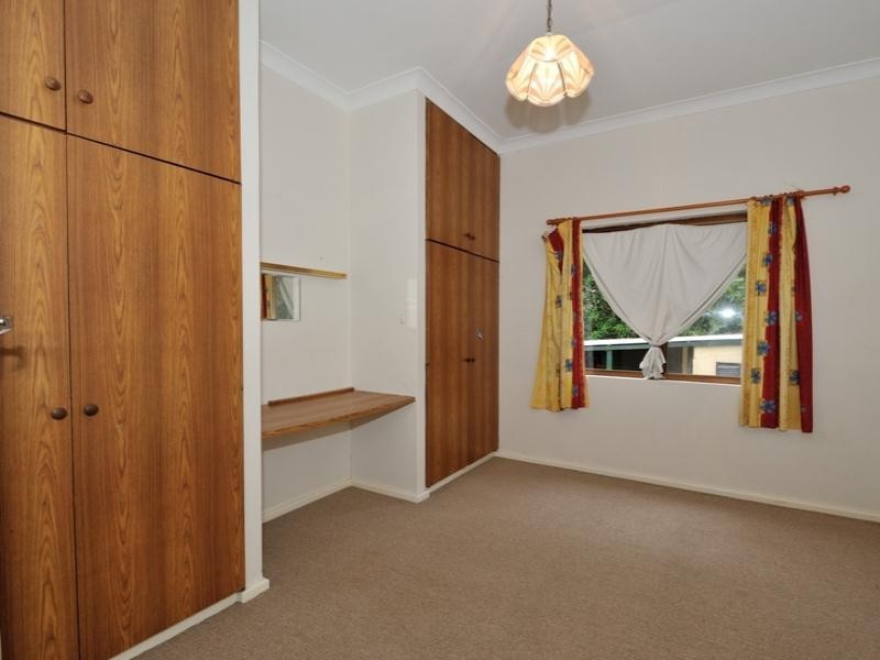 166 Railway Pde, Bayswater WA 6053