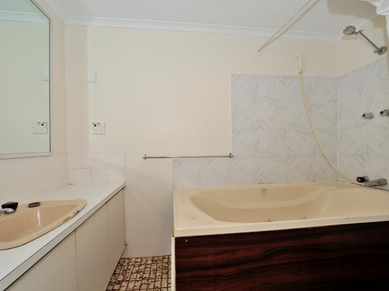 166 Railway Pde, Bayswater WA 6053