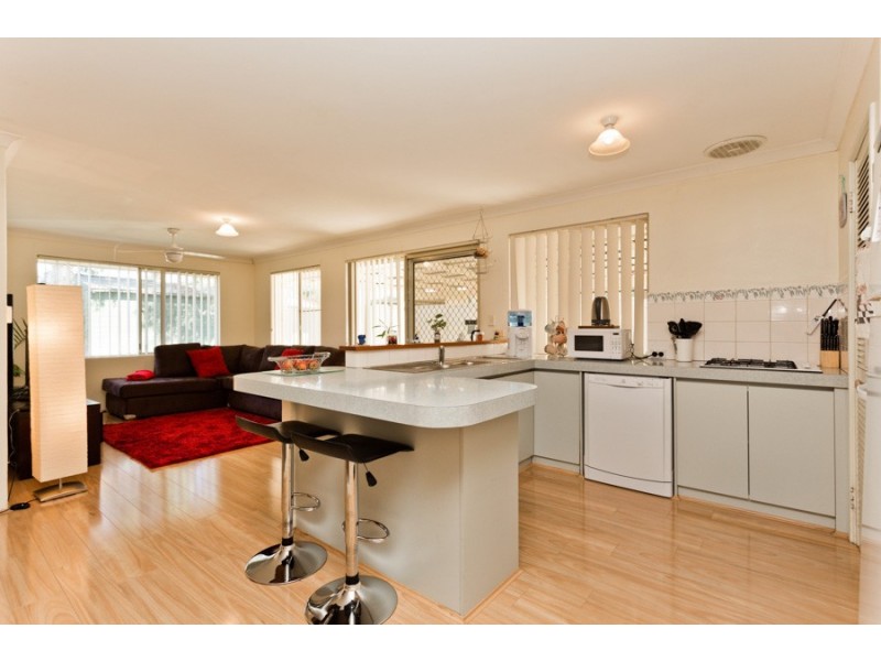 1 Hood Court, Port Kennedy WA 6172