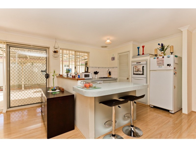 1 Hood Court, Port Kennedy WA 6172