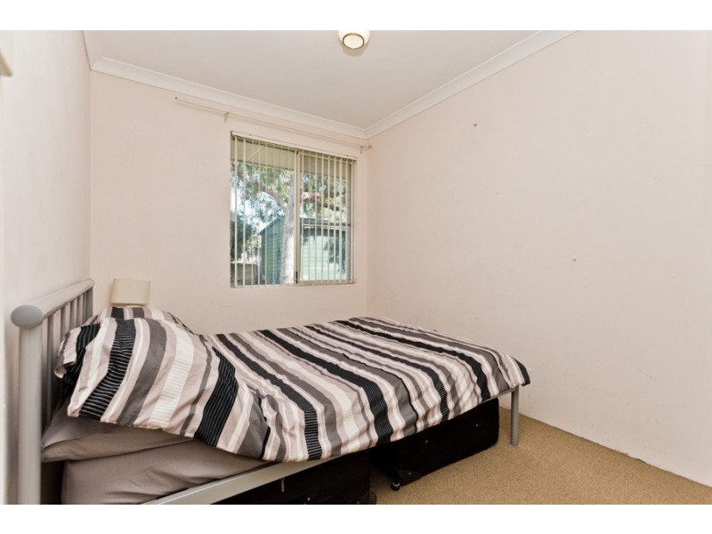 1 Hood Court, Port Kennedy WA 6172