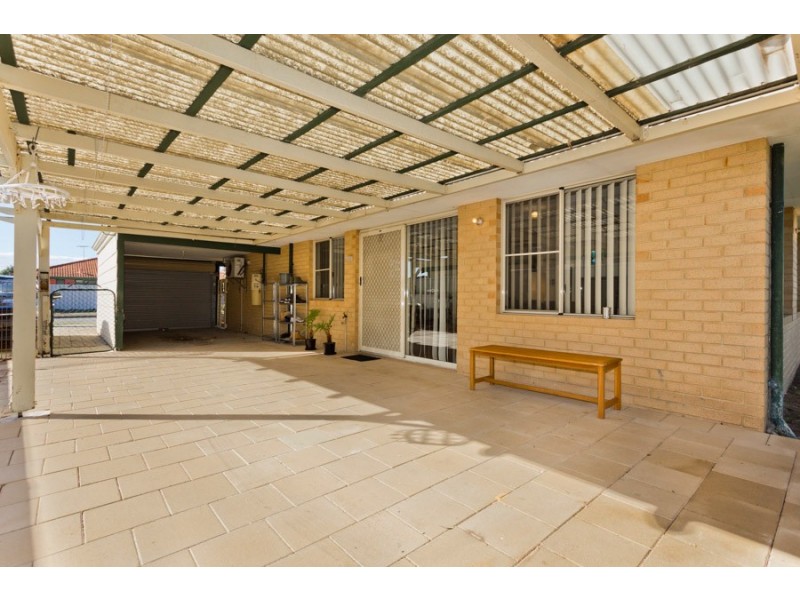 1 Hood Court, Port Kennedy WA 6172