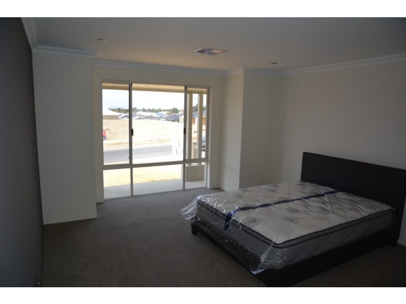 33 RAESIDE DRIVE, Landsdale WA 6065