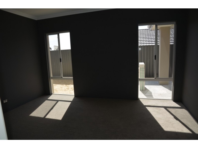 33 RAESIDE DRIVE, Landsdale WA 6065