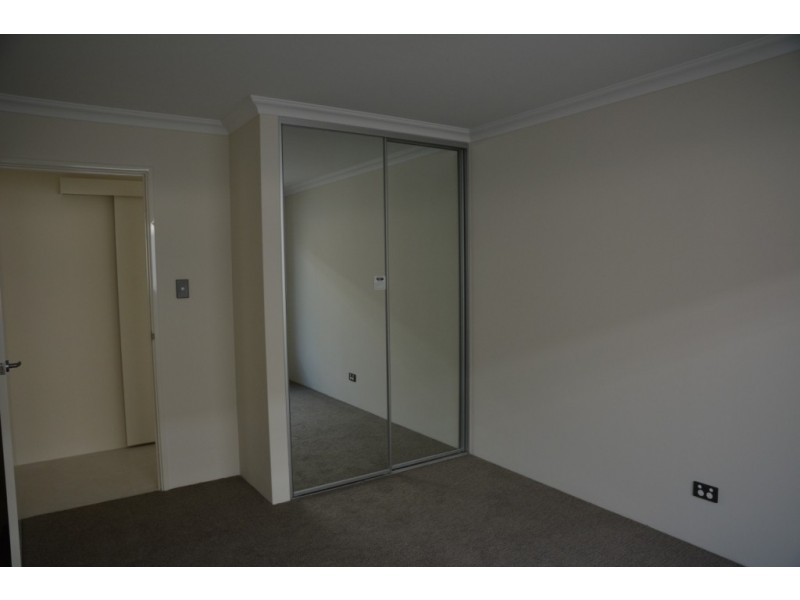 33 RAESIDE DRIVE, Landsdale WA 6065