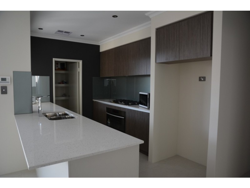 33 RAESIDE DRIVE, Landsdale WA 6065