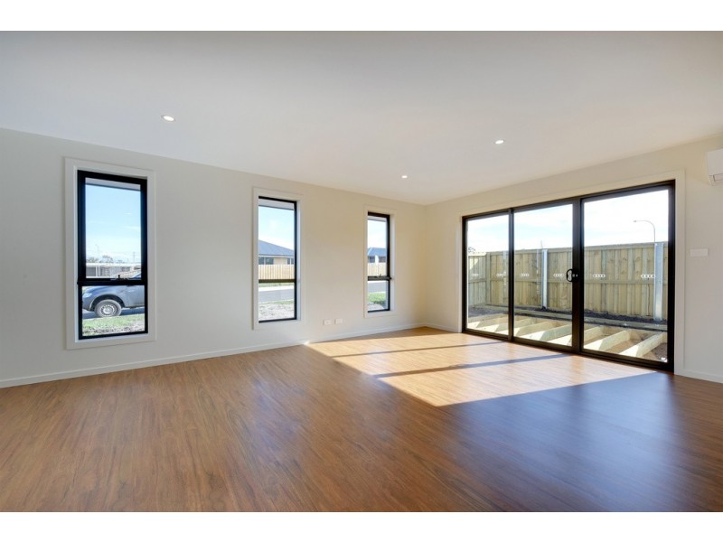 Units 1and2, 16 Whitelea Court, Sorell TAS 7172