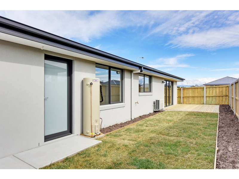 Units 1and2, 16 Whitelea Court, Sorell TAS 7172