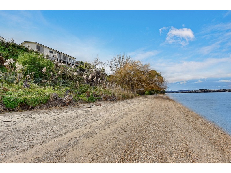 567 Shark Point Road, Penna TAS 7171