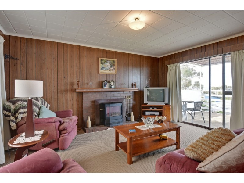 14 Oak Street, Primrose Sands TAS 7173