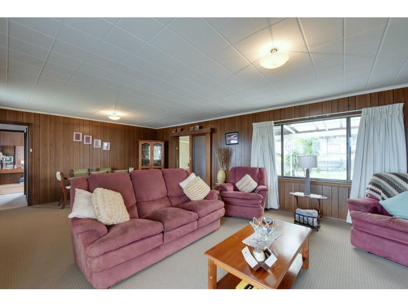 14 Oak Street, Primrose Sands TAS 7173