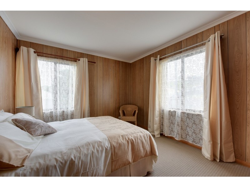 14 Oak Street, Primrose Sands TAS 7173