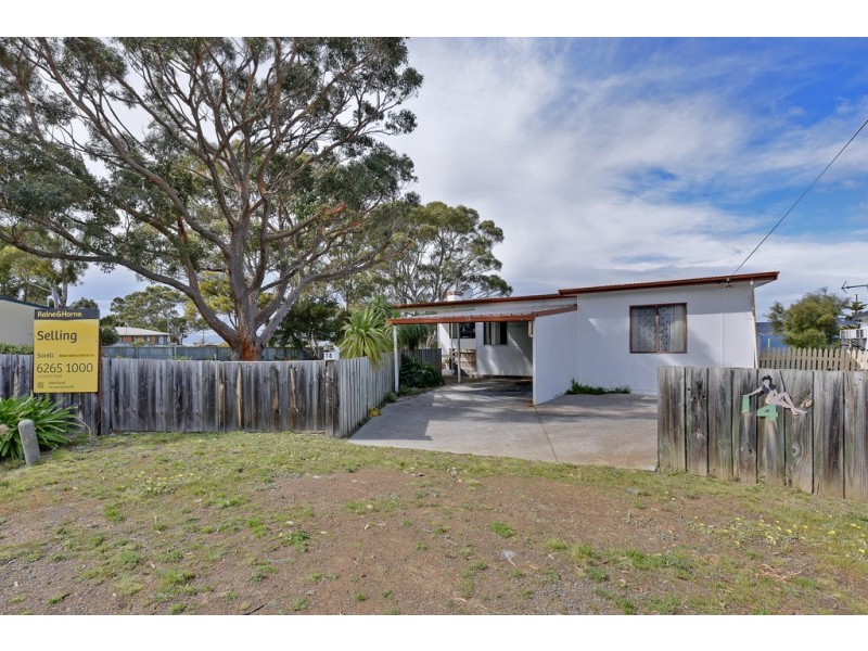 14 Oak Street, Primrose Sands TAS 7173