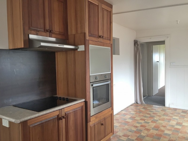 4 Raynors Road, Midway Point TAS 7171