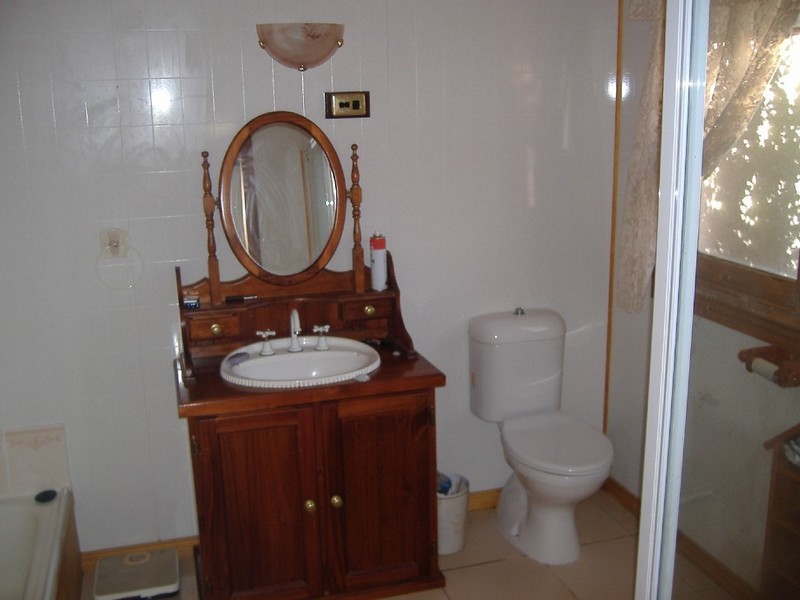 8 Esplanade, Dunalley TAS 7177