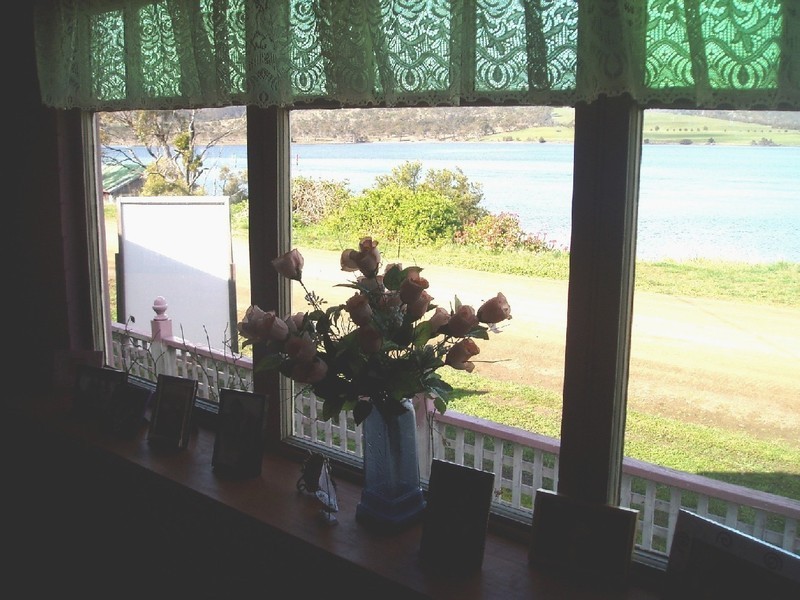 8 Esplanade, Dunalley TAS 7177