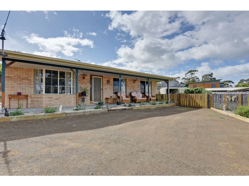 11 Parker Street, Carlton TAS 7173