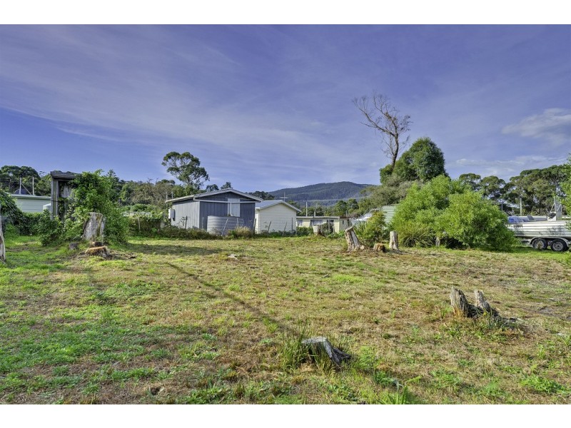80 Apex Point Road, White Beach TAS 7184