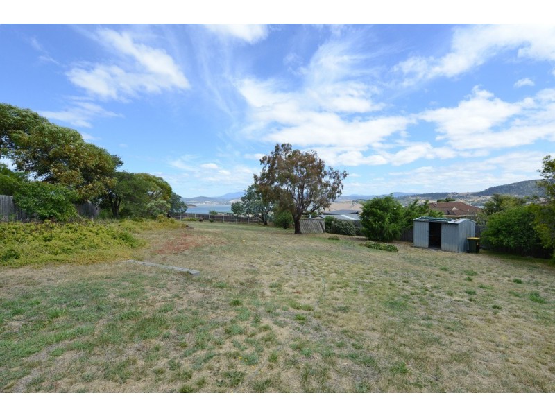 6 Singapore Street, Midway Point TAS 7171
