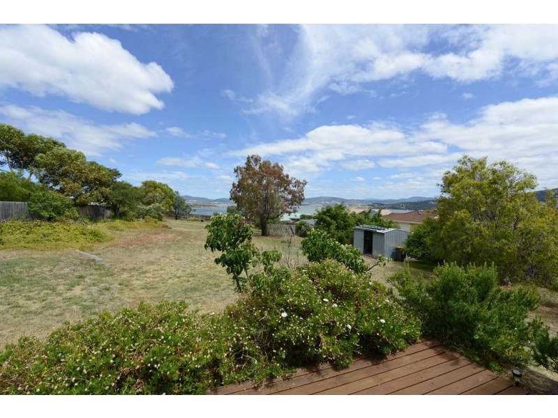 6 Singapore Street, Midway Point TAS 7171