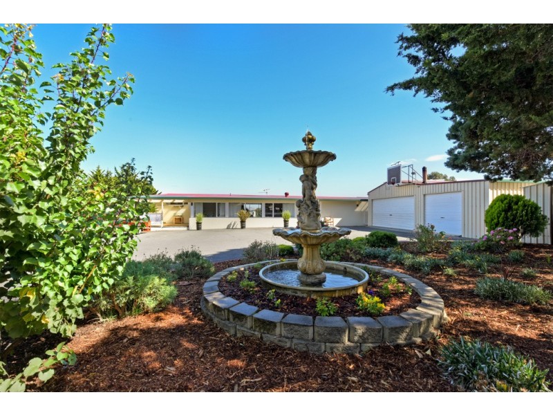 2 Pargonee Street, Dodges Ferry TAS 7173