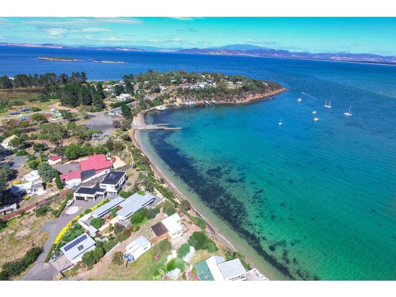 2 Pargonee Street, Dodges Ferry TAS 7173