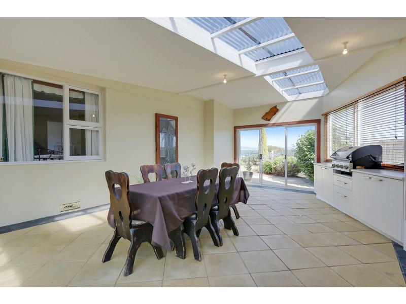 2 Pargonee Street, Dodges Ferry TAS 7173