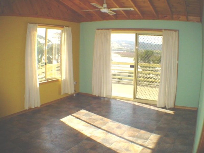 18 Little Falcon Street, Primrose Sands TAS 7173