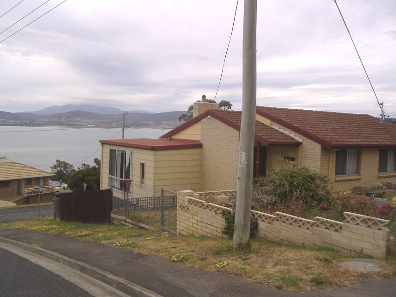 2 Vancouver Street, Midway Point TAS 7171