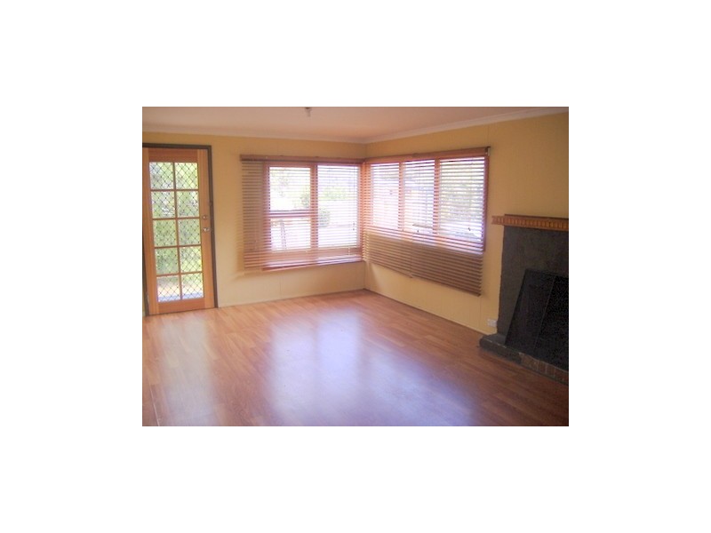 10 Erle Street, Carlton TAS 7173