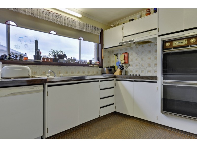 11 Bland Court, Rokeby TAS 7019