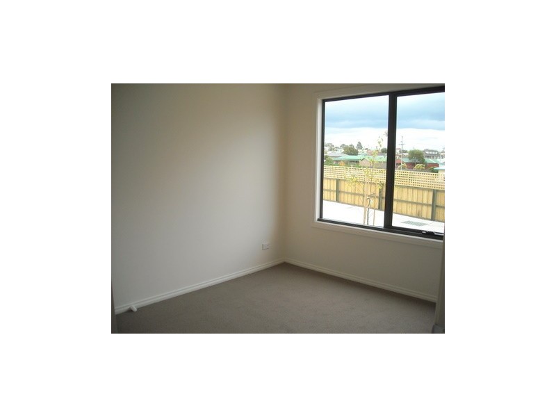 2 4 Higson Street, Midway Point TAS 7171