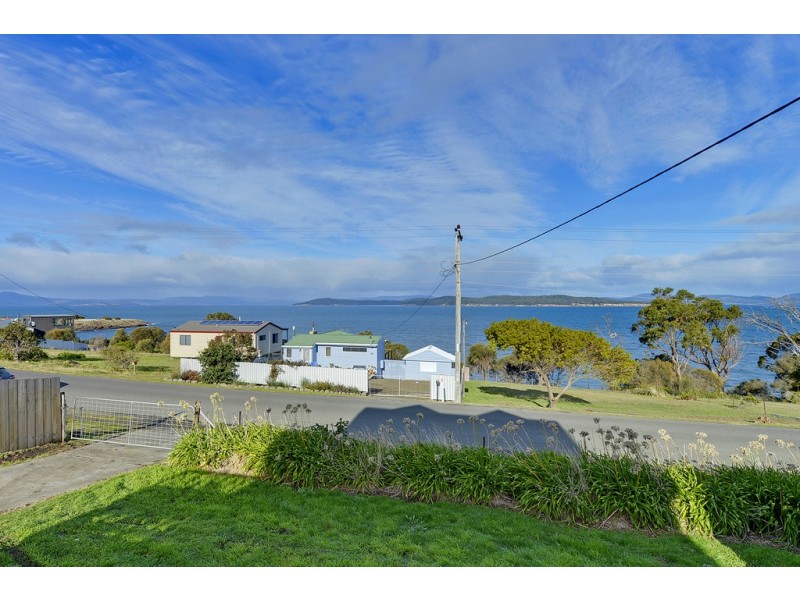 26 Linden Road, Primrose Sands TAS 7173
