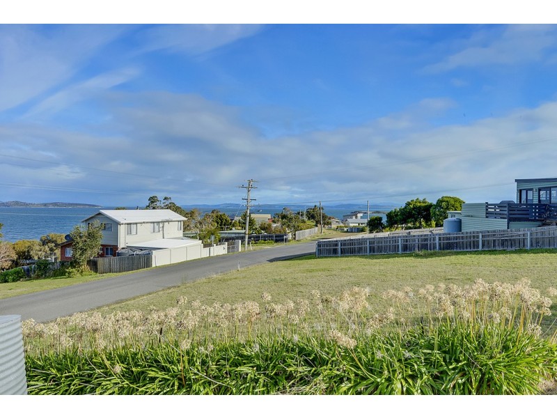 26 Linden Road, Primrose Sands TAS 7173