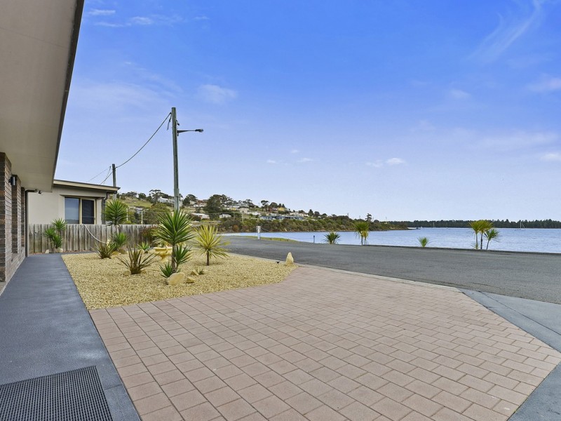 19 Jones Parade, Lewisham TAS 7173