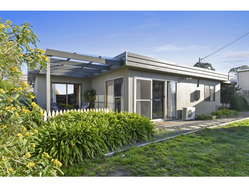 8 Fourth Avenue, Dodges Ferry TAS 7173