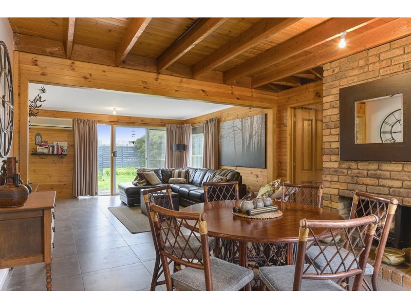 8 Fourth Avenue, Dodges Ferry TAS 7173
