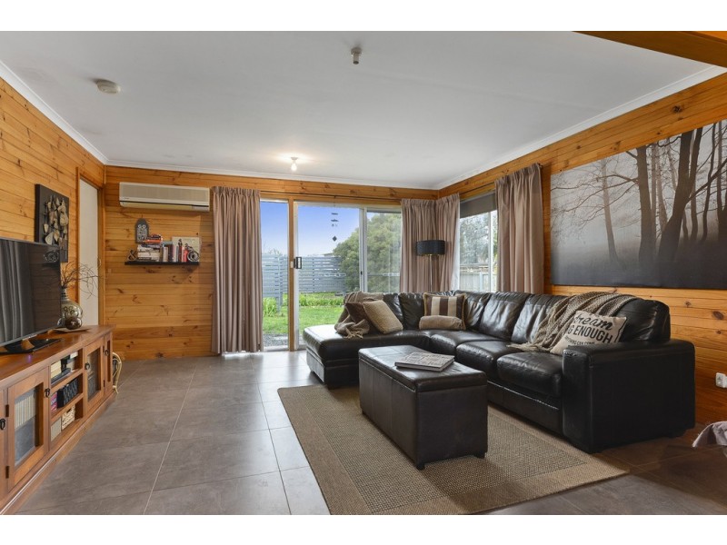 8 Fourth Avenue, Dodges Ferry TAS 7173