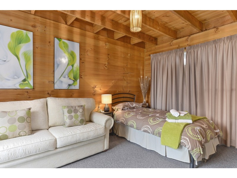 8 Fourth Avenue, Dodges Ferry TAS 7173