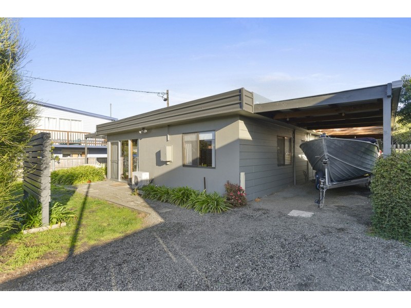 8 Fourth Avenue, Dodges Ferry TAS 7173