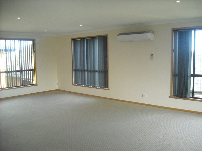 2/16 Bay Road, Midway Point TAS 7171