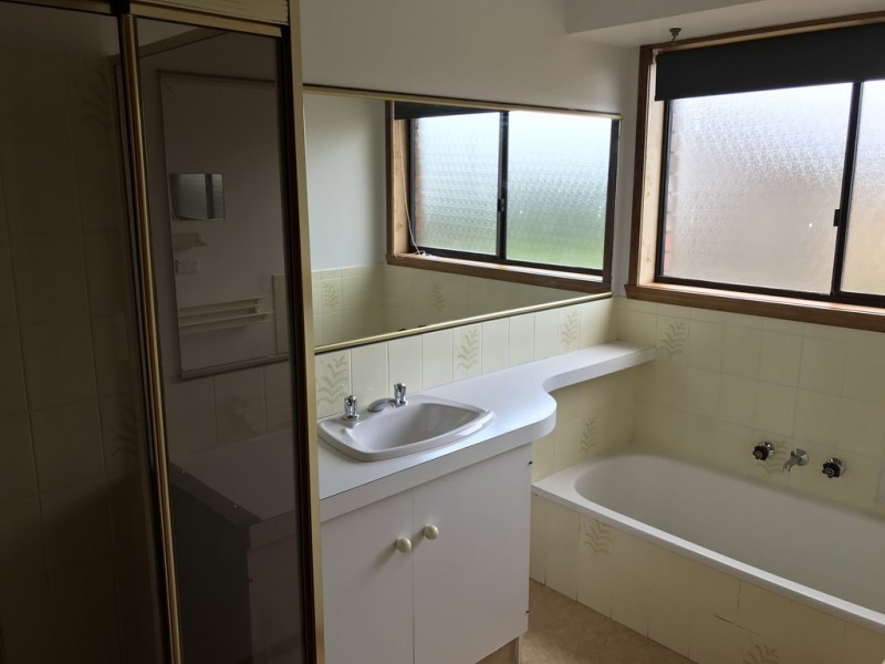 4 Mannata Street, Lauderdale TAS 7021