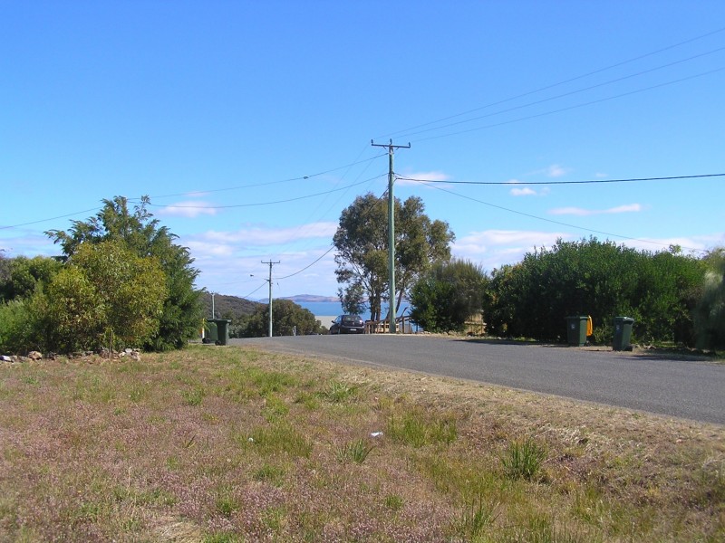 8 Riviera Drive, Carlton TAS 7173