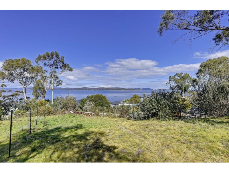16 Susans Bay Road, Primrose Sands TAS 7173
