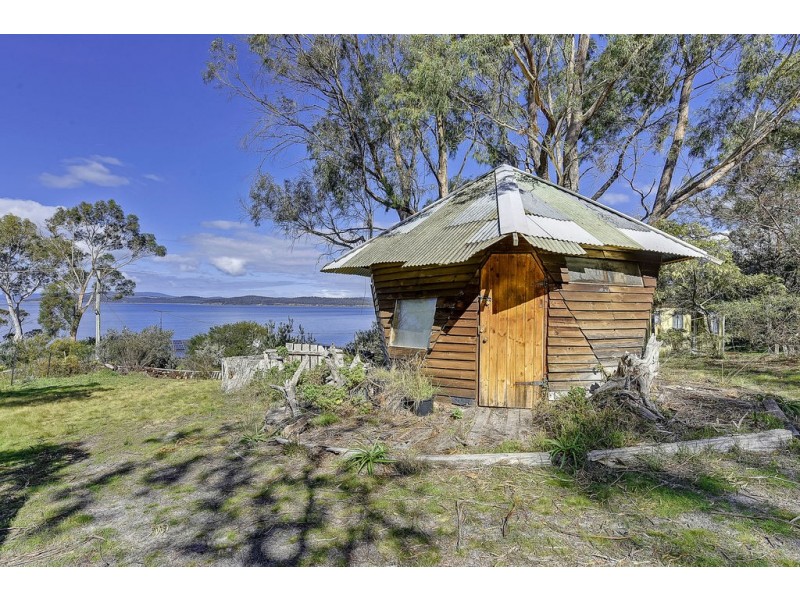 16 Susans Bay Road, Primrose Sands TAS 7173