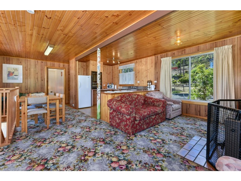 192 White Beach Road, White Beach TAS 7184