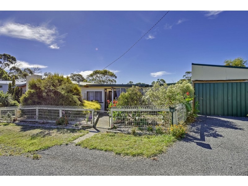 8 Kuneeamee Street, Dodges Ferry TAS 7173