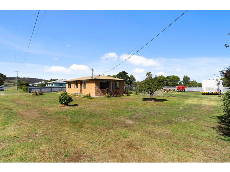 8 Victoria Street, Triabunna TAS 7190