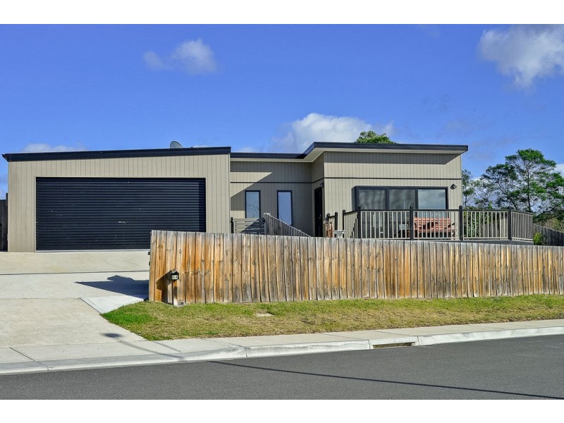 54 Esplanade, Midway Point TAS 7171