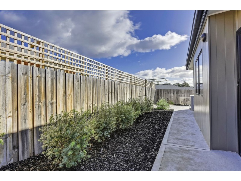 54 Esplanade, Midway Point TAS 7171